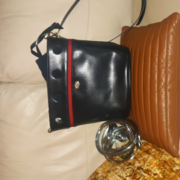 🌺NAVY LEATHER BUCKET CROSSBODY - Picture 1 of 10